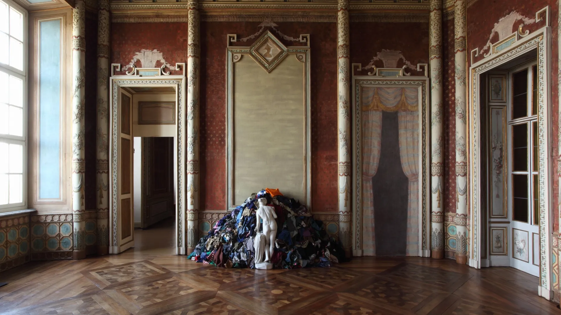 MICHELANGELO PISTOLETTO Venere Degli Stracci 1967 Min