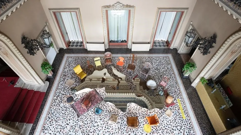 Tavolo Love Difference Villa Olmo 2021 1